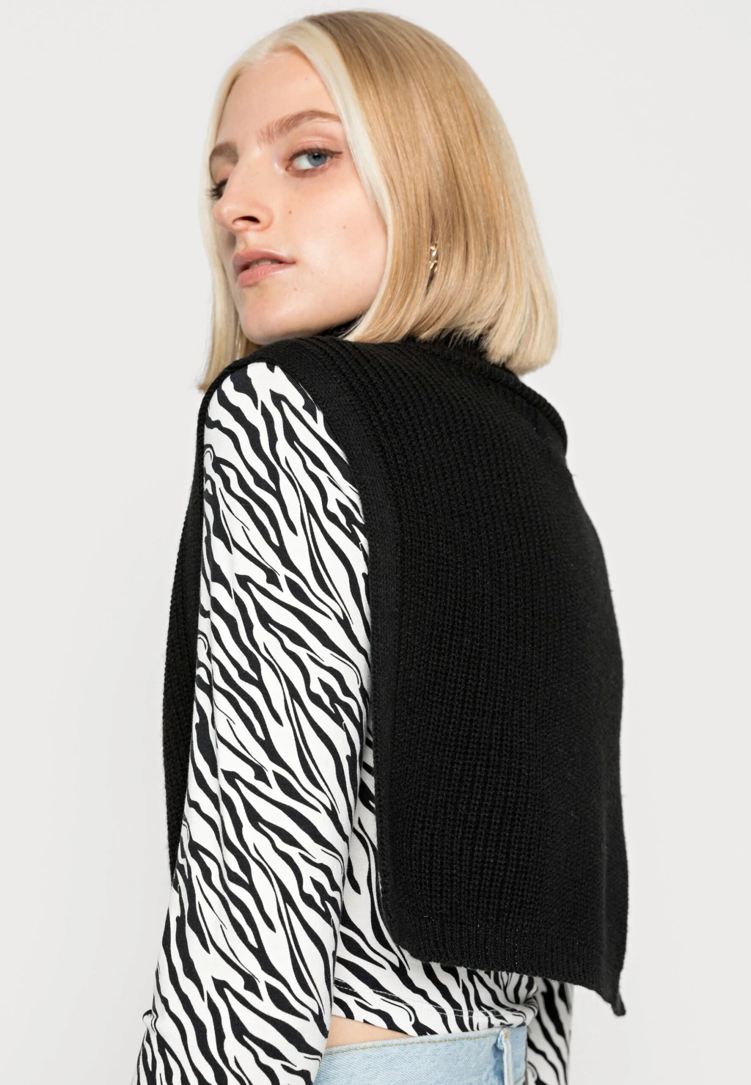 Even&Odd Cape - Black â Image 5