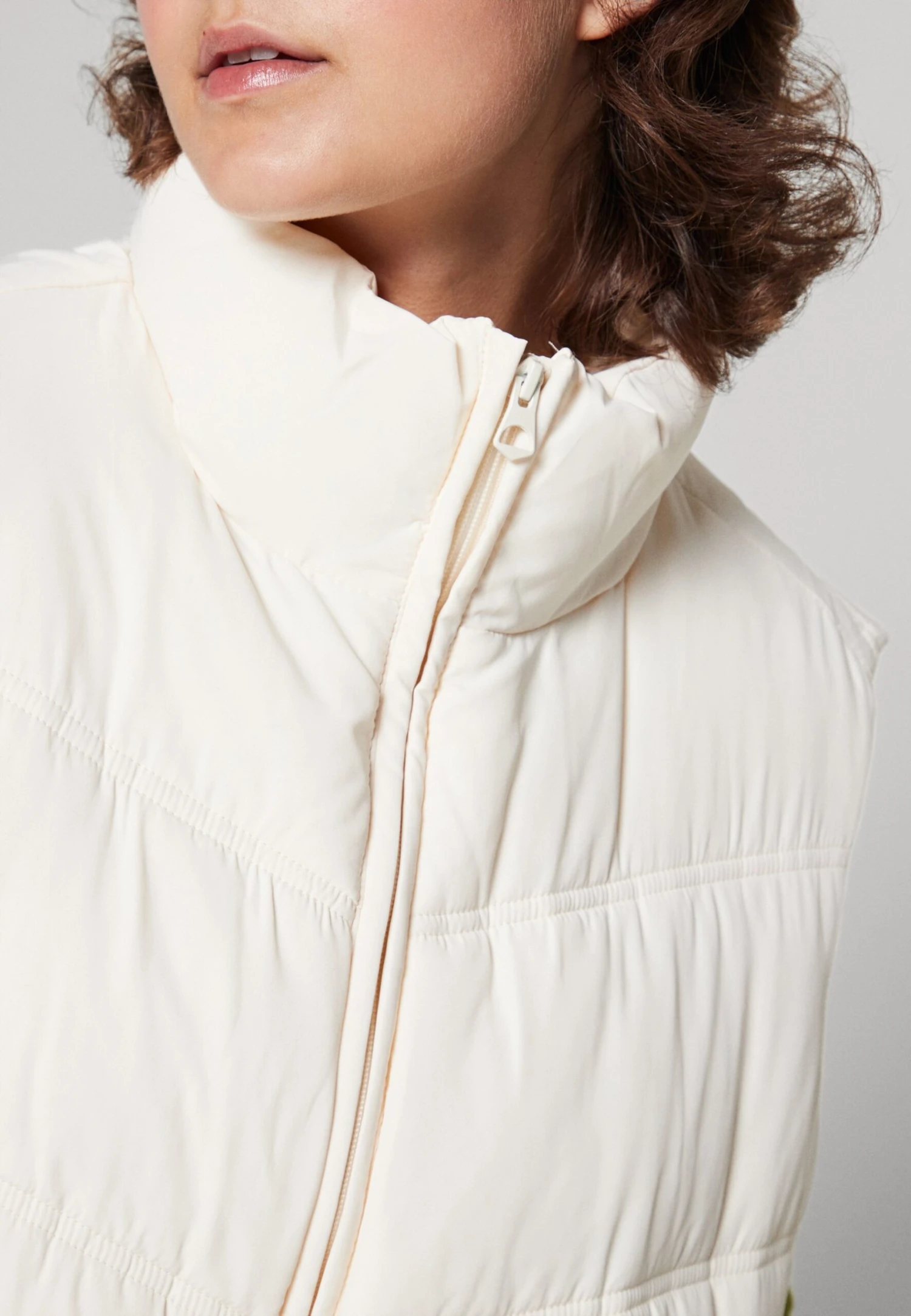 Even&Odd Veste Sans Manches - Off-White – Image 6