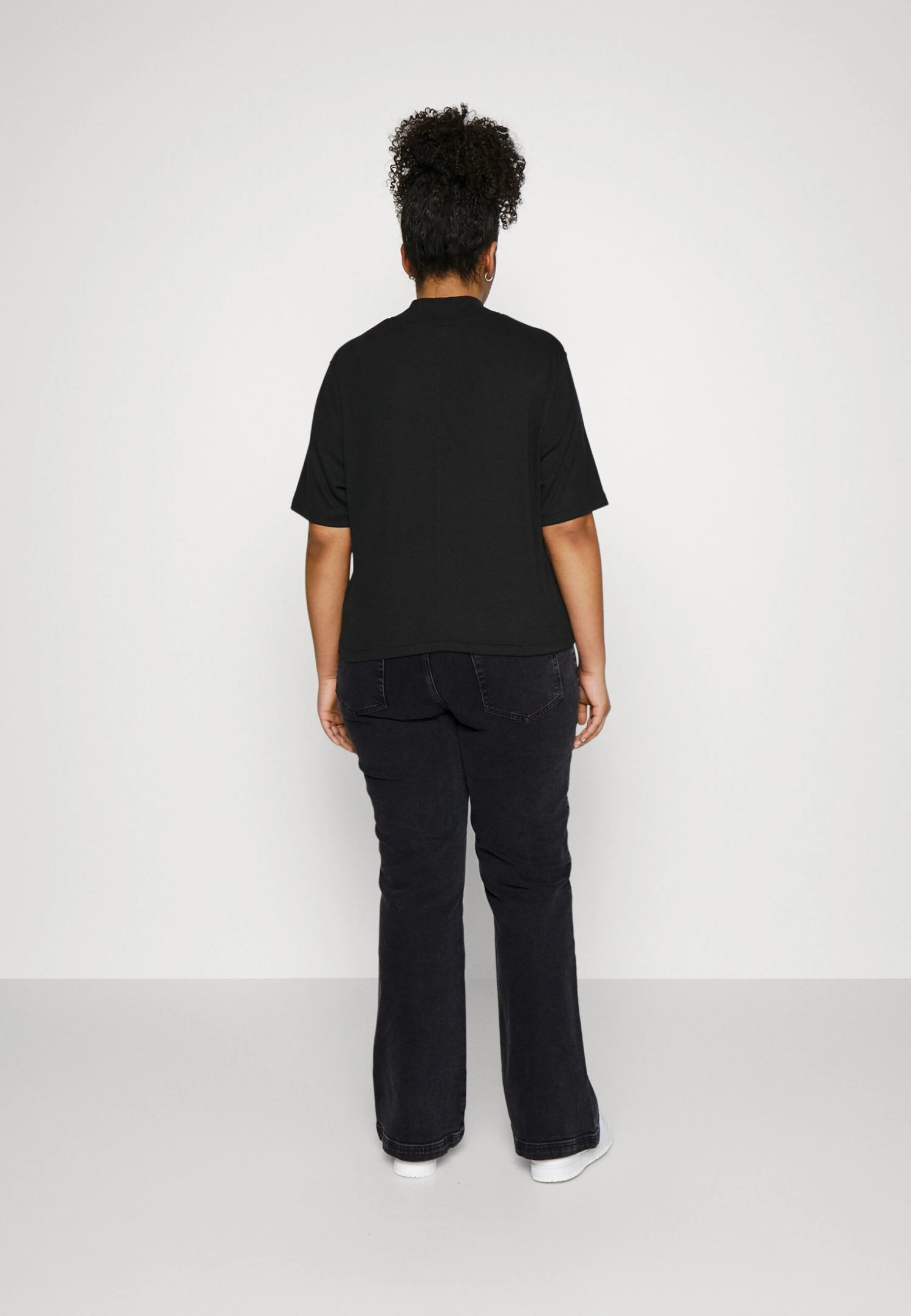 Young Washed Clean Kick Flare - Jean Bootcut - Black Denim â Image 3