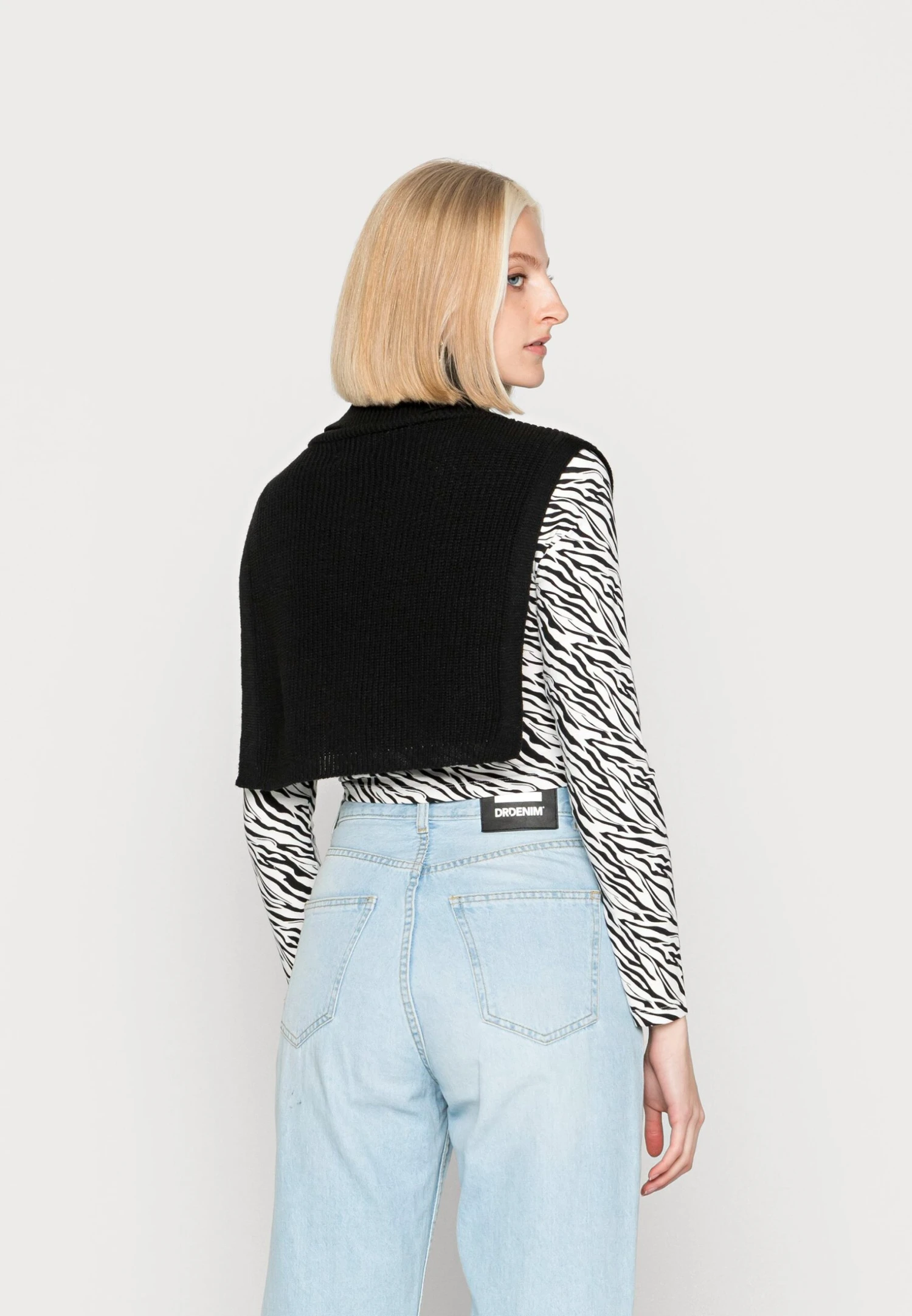 Even&Odd Cape - Black â Image 3