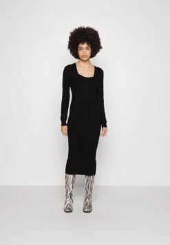 Even&Odd Robe Pull - Black