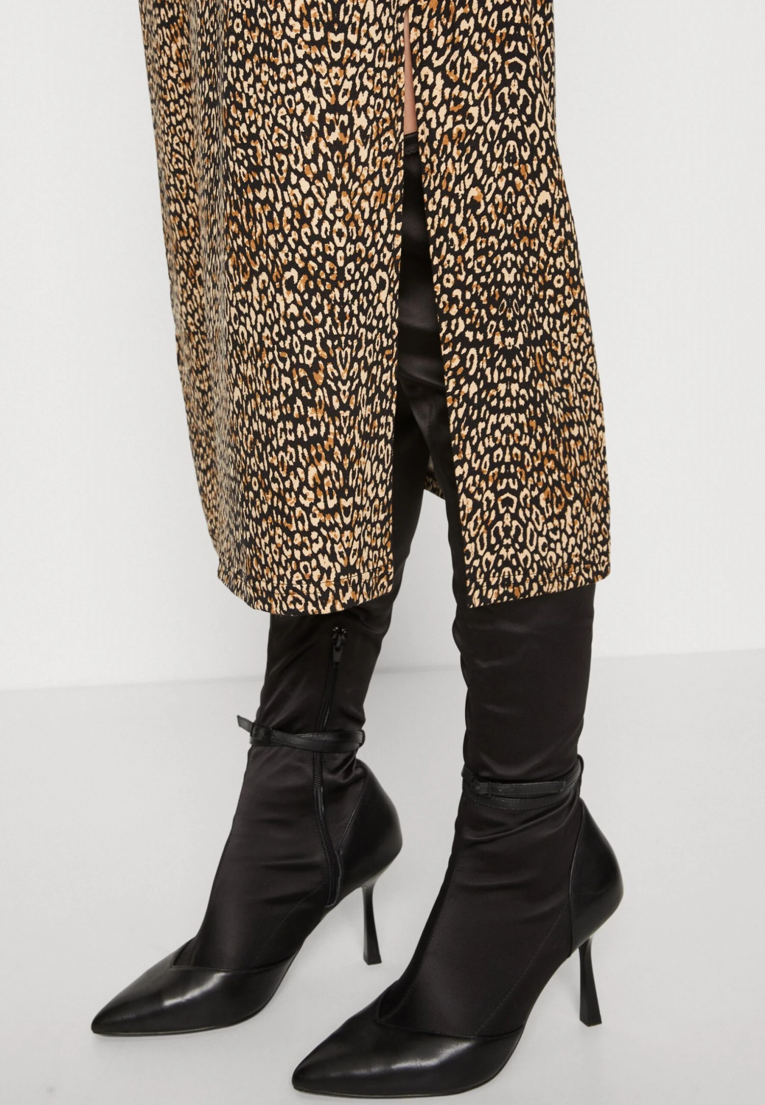 Even&Odd Jupe Crayon - Black/Brown – Image 6